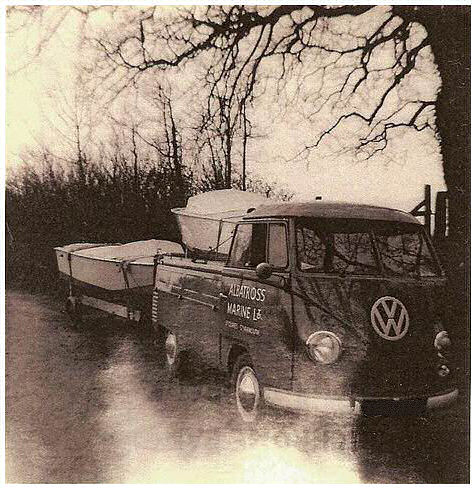bateaux Albatross tract�s par un VW Split pickup